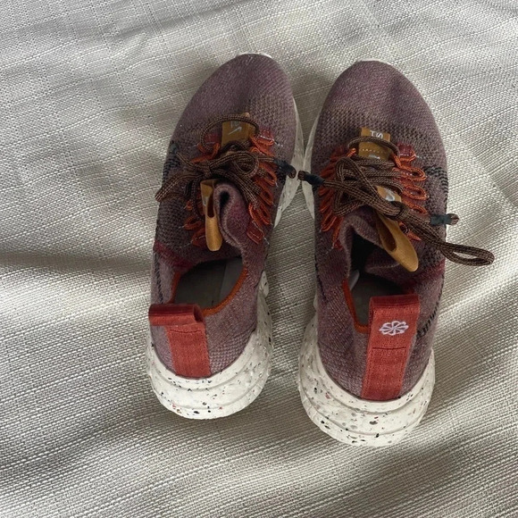 Nike Shoes - Sz. 6.5M / 8.5W - Picture 4 of 6